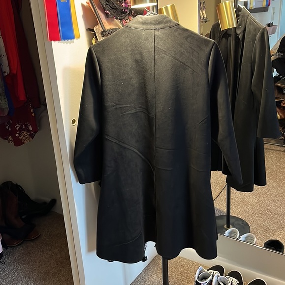 Black coat - Picture 3 of 3